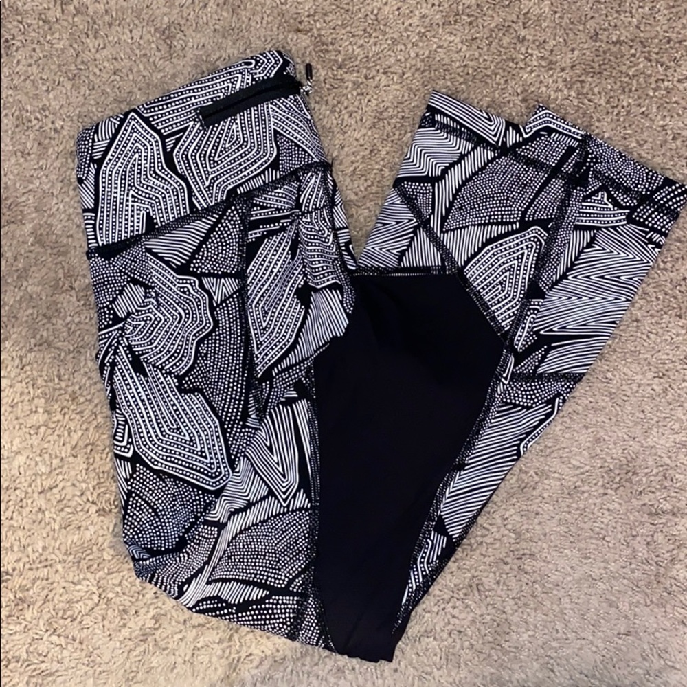 Lululemon Pace Rival Mid-Rise Crop 22” size 2